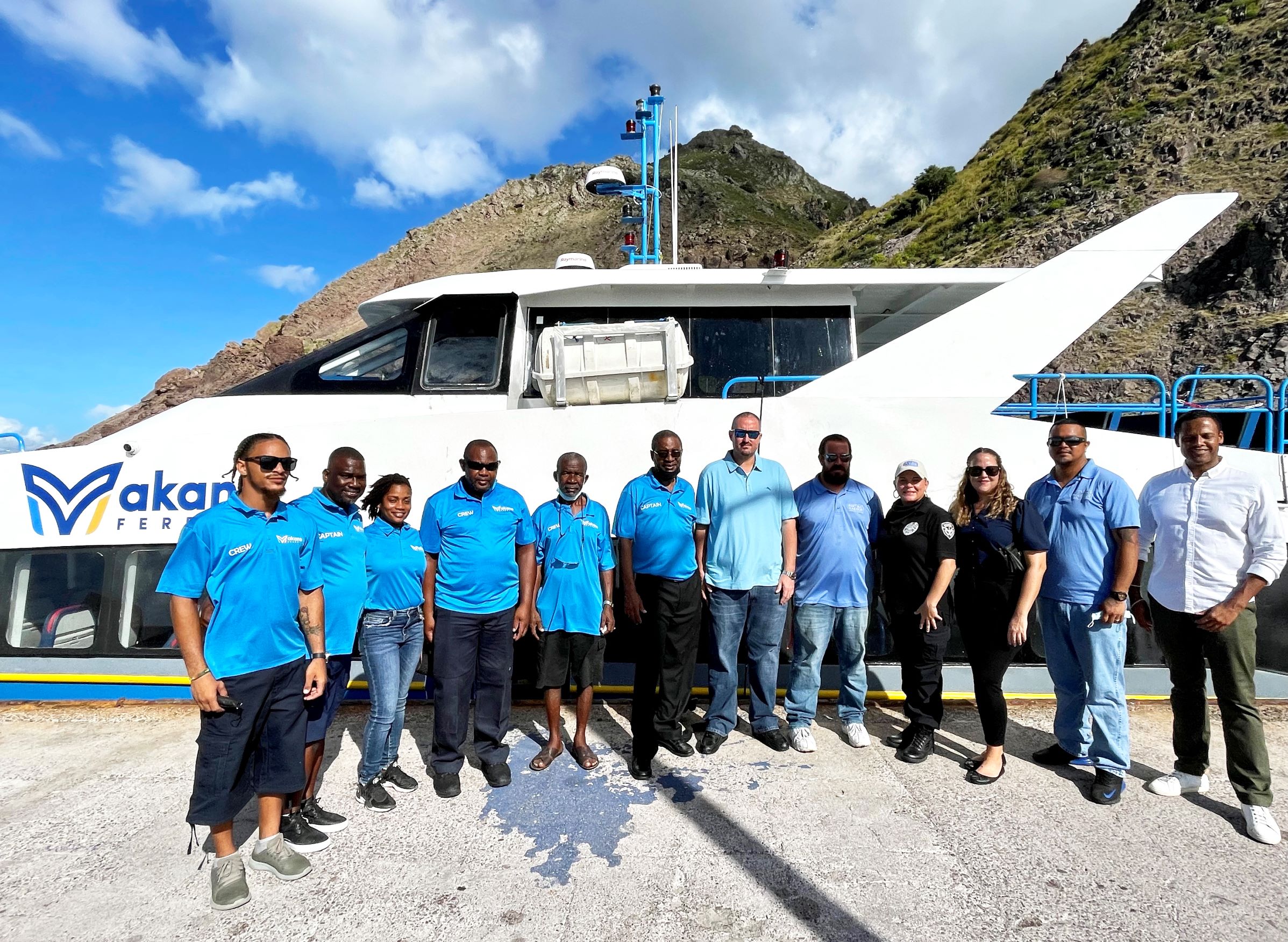 SGIS Saba authorities with Makana crew