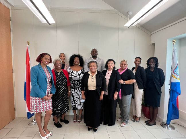 In the photo from left to right:  Department of Public Health policy advisor Sharine Duncan, Section Head Youth Healthcare CPS Dr. Daphne Illis, Department Head CPS Mrs. Eva Lista-de Weever, Elektralyets Foundation President Mercedes &quot;Elektra&quot; van der Waals Wyatt, Minister VSA Omar Ottley, Section Head of General Healthcare Maria Henry, Professor of Clinical Medicine at AUC Dr. Naira Chobanyan, Postive Foundation President Shelly Alphonso and AUC representatives Khalilah Peters and Natalie Humphrey.