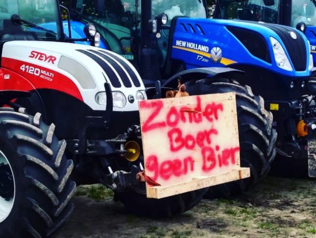 Farmers’ protests have attracted right-wing extremists, researchers say. Photo: Molly Quell 